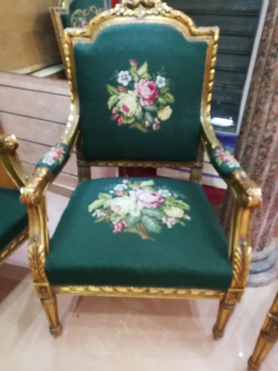 صالون اوبيسون خشب زان دهب فرنساوى حاله ممتازه ٢٥ ا